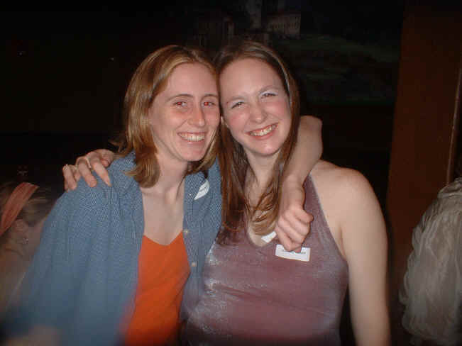 Jen&Krista.jpg (633969 bytes)